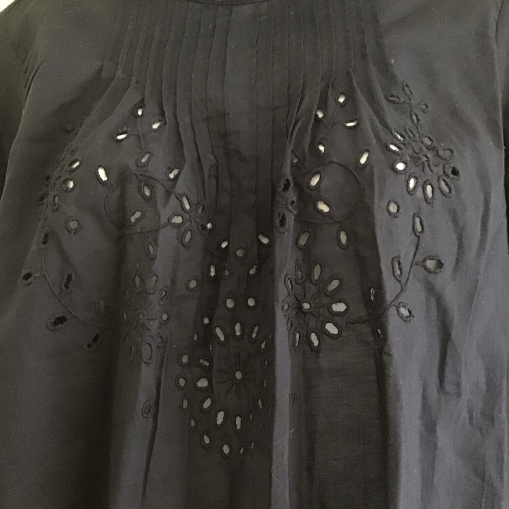 Gap high neck Top with Eyelet cutouts on chest XS - Picture 4 of 7